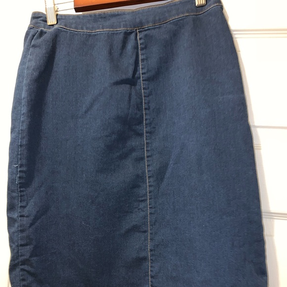 Woman jean pencil skirt - Picture 2 of 11